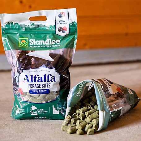Alfalfa Forage Bites - Very Berry Flavored